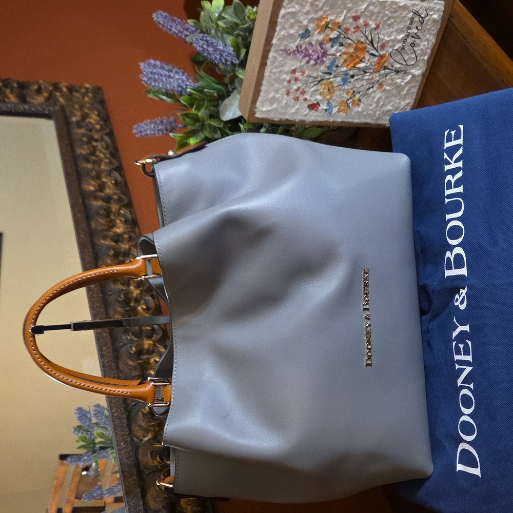 Dooney & Bourke City Large Barlow Satchel NWOT with COA